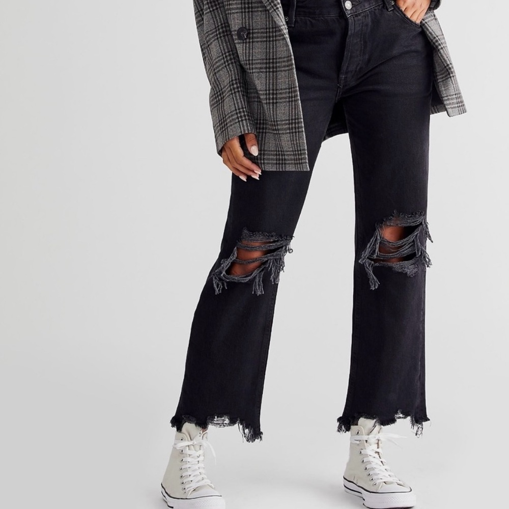 We The Free By Free People
Maggie Mid Rise Black Straight Leg Distressed Jeans